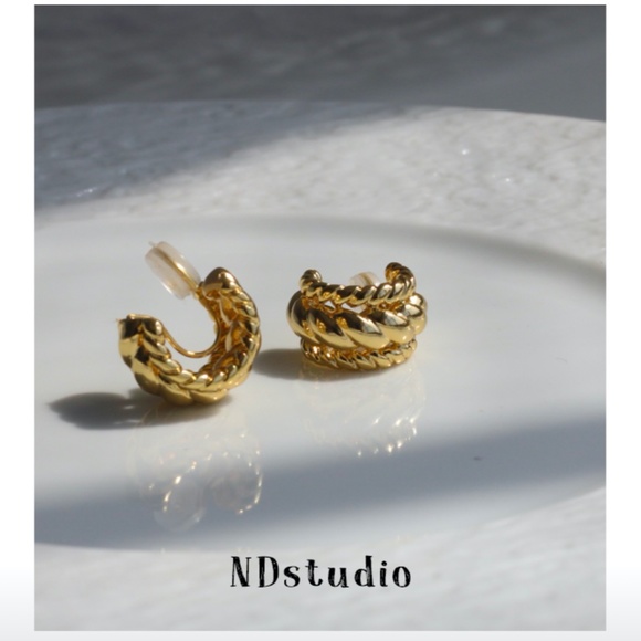 Brand New Ear Cuff - Picture 3 of 5